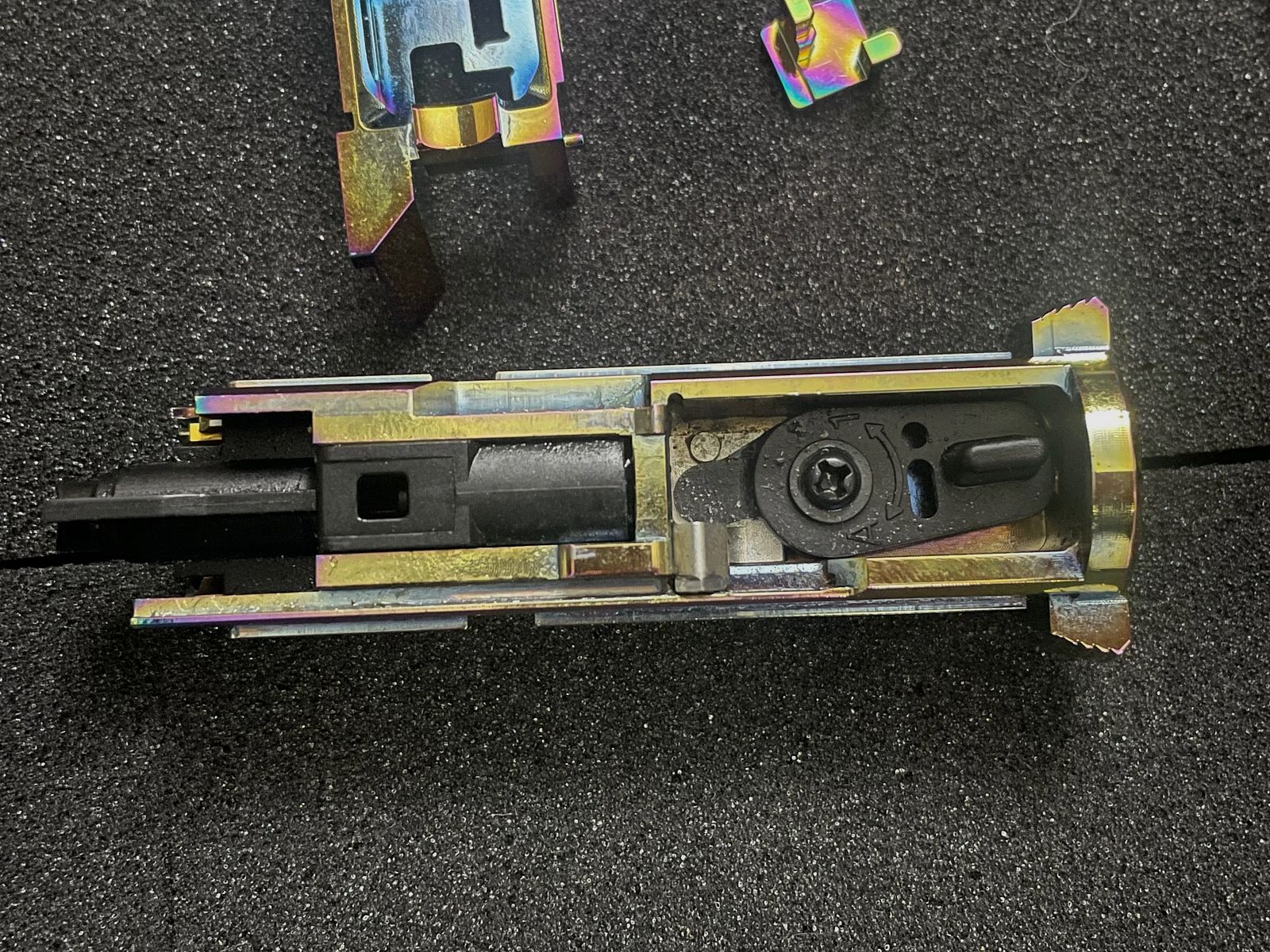 Collezione Airsoft - Tokyo Marui, HiCapa, WE - Beretta e AAP-01 aggiornamenti; portaplacca Zentauron Ares e molta attrezzatura