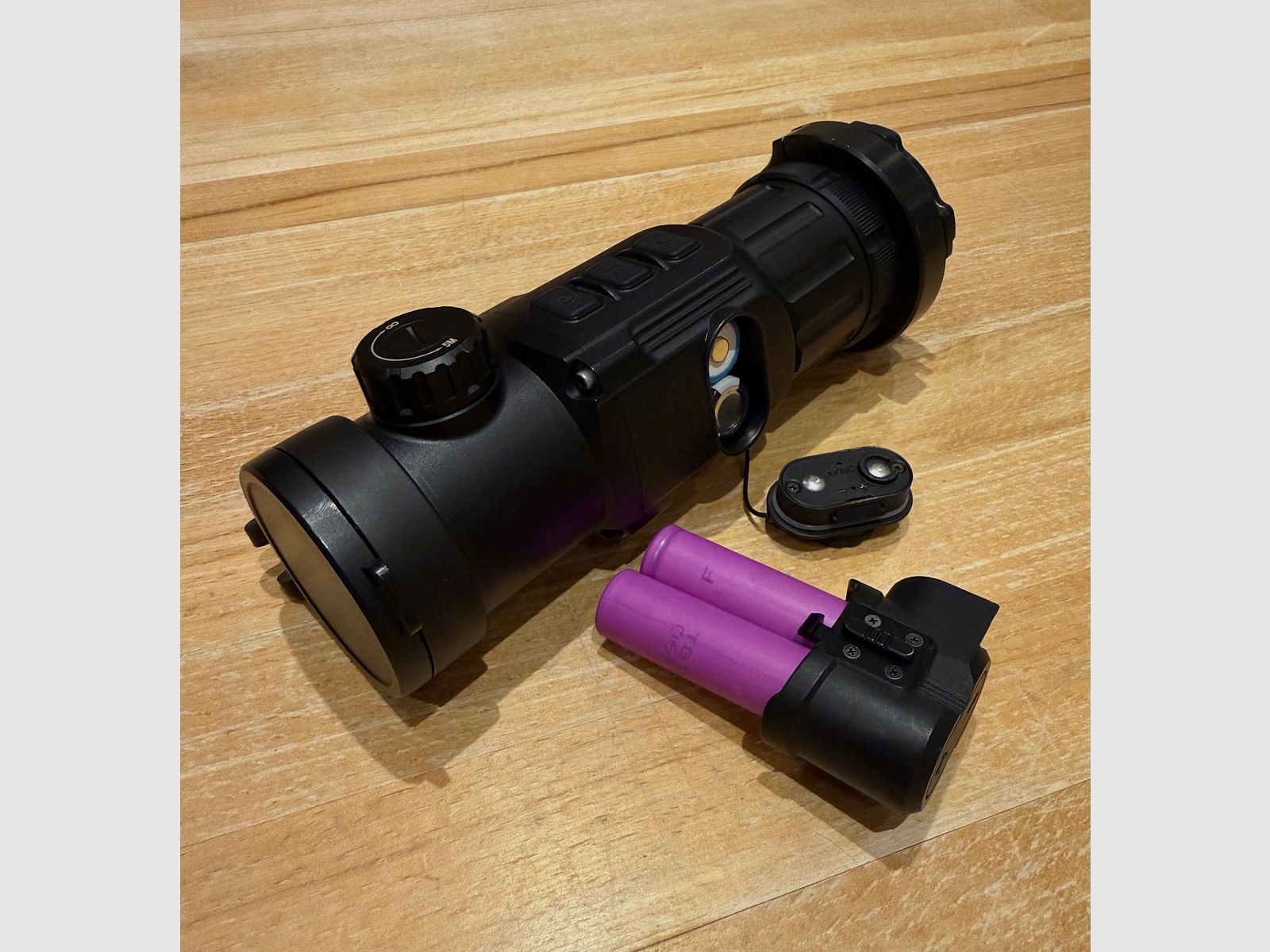 Infiray Xeye Clip CH50V2 thermal imaging attachment