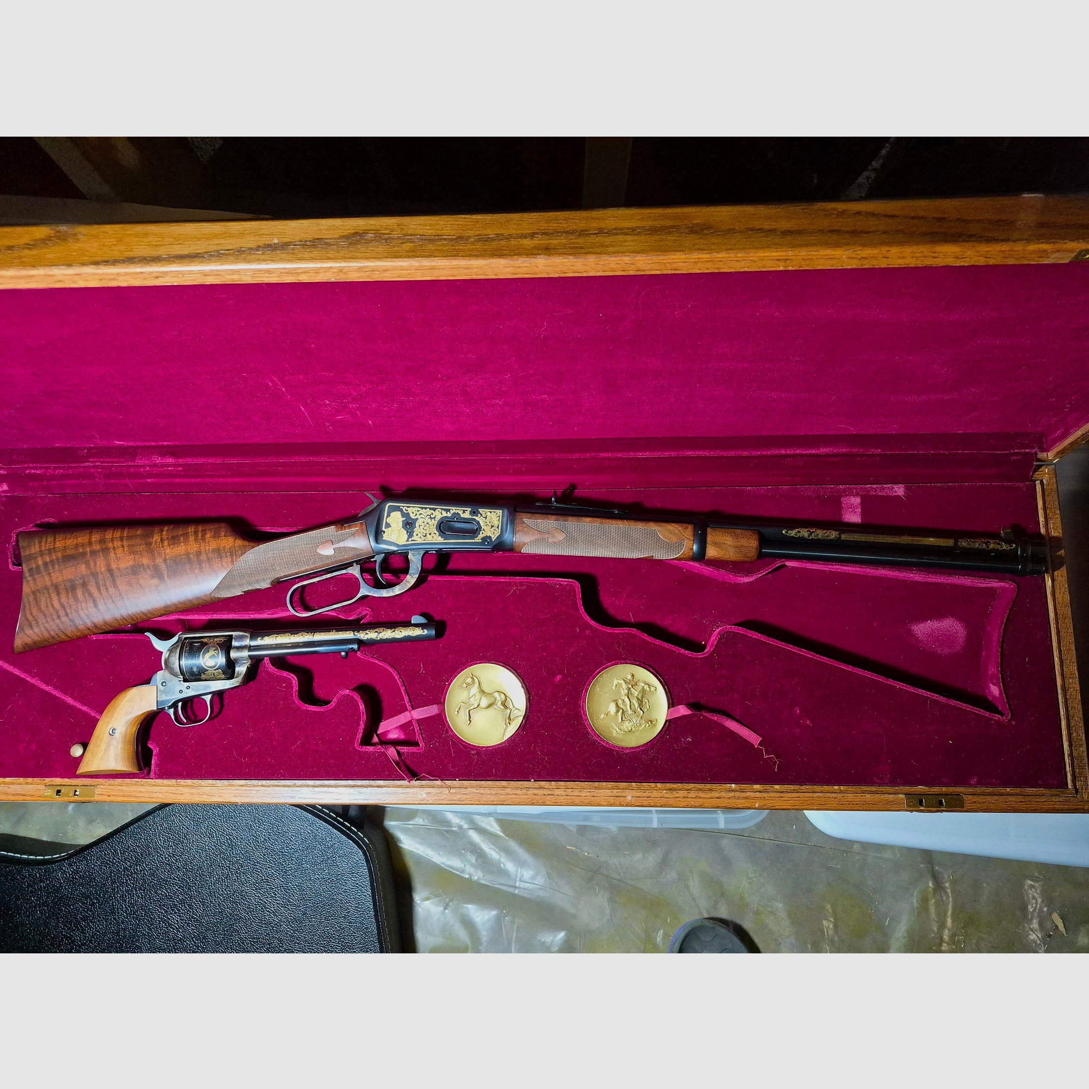 Winchester / Colt Commemorative Rifle/Revolver Set. 