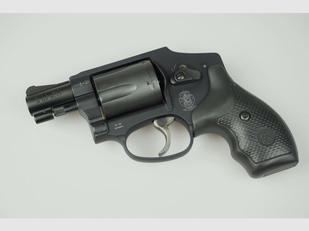 Smith & Wesson 442-2 Airweight schwarz .38 Spec. - Neuwertig inkl. OVP