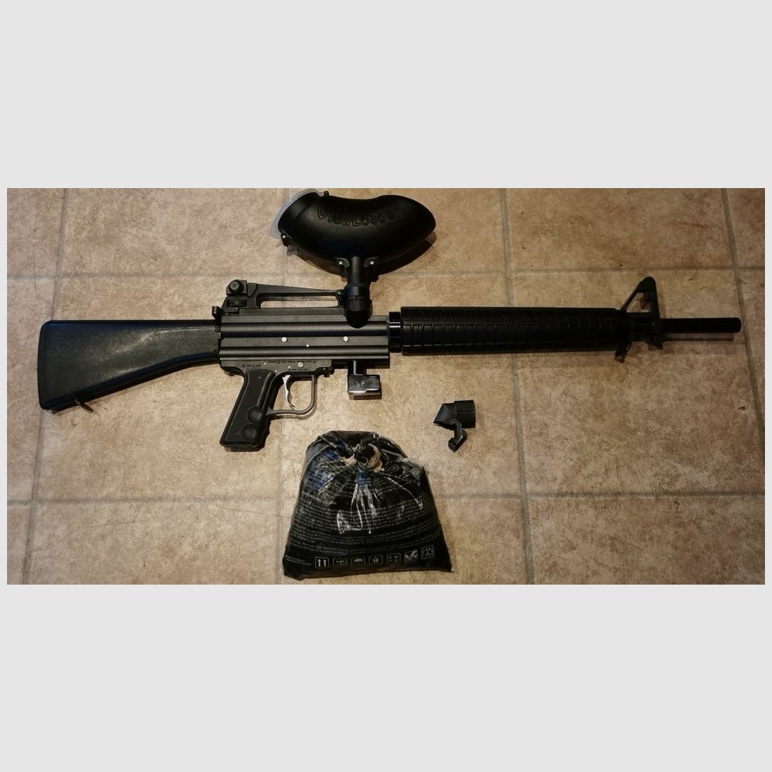 (FIXED PRICE - SHIPPING GERMANY INCLUDED IN PRICE) Umarex M16-1 Cal.68 Paintball Marker + Balls + Replacement Feedneck