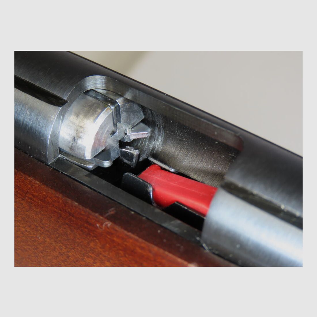 Lakefield repeater rifle / sound absorber