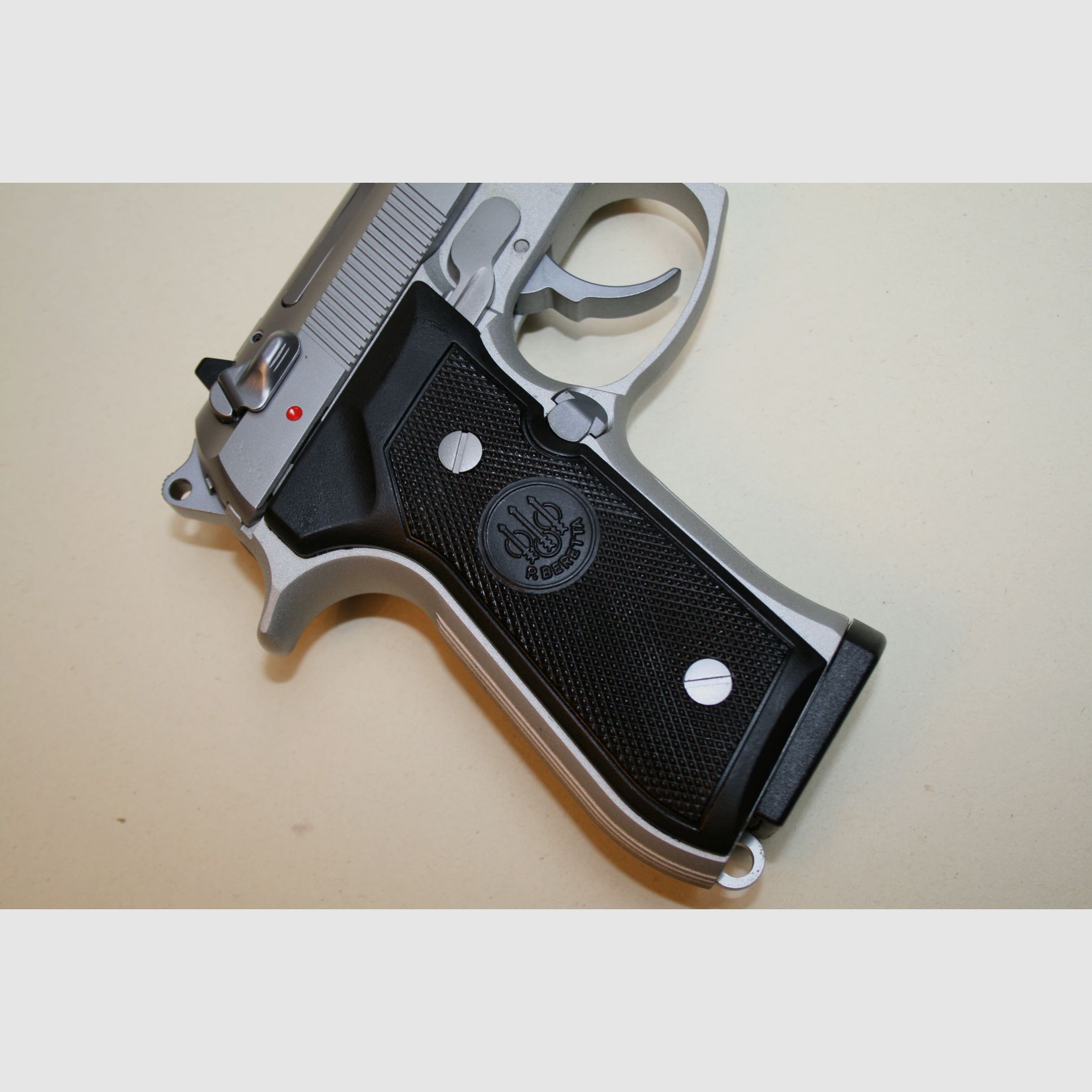 Pistole Beretta 92 FS inox Kal. 9 x19 mm, Bild 5 von 6
