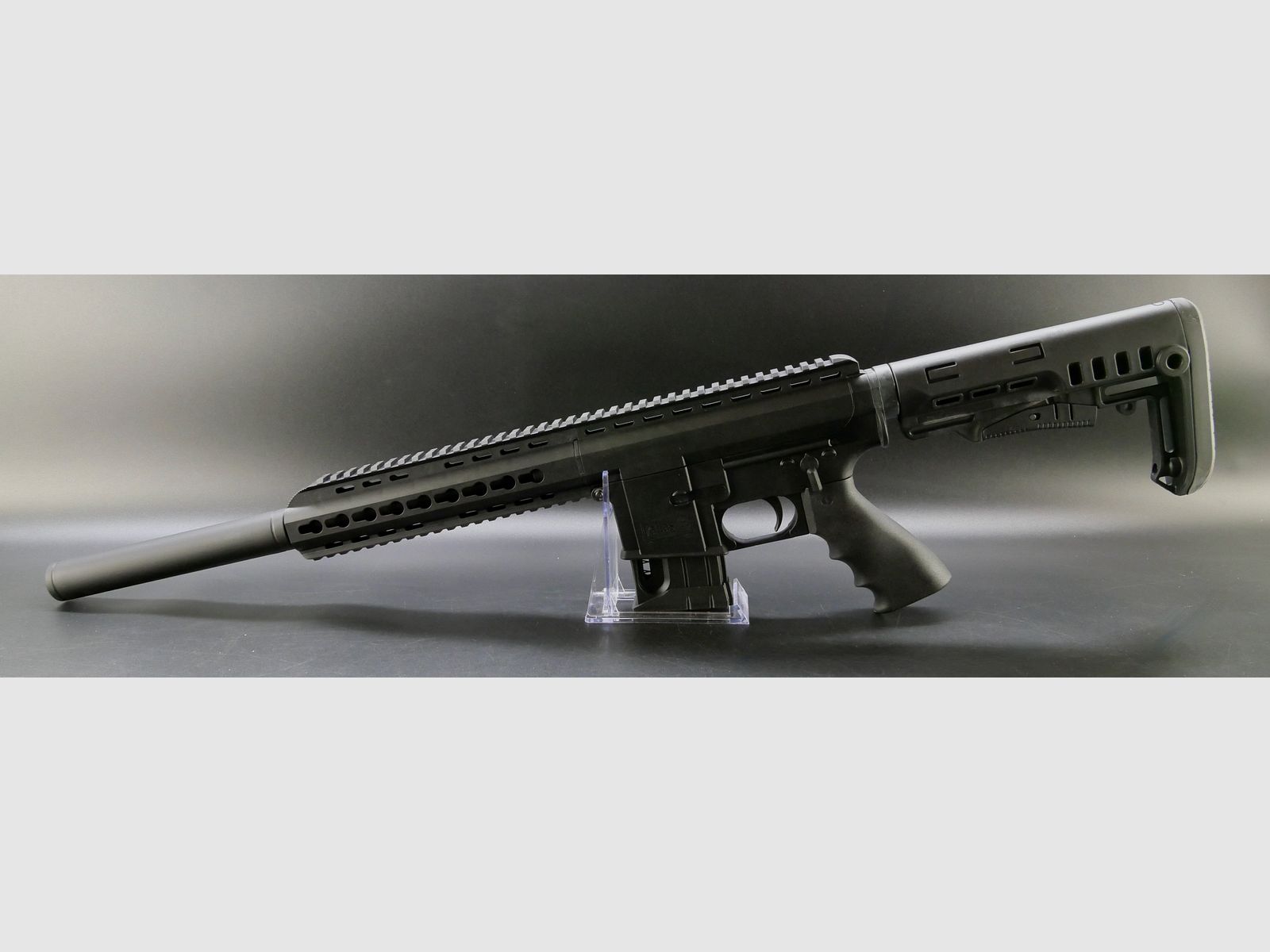 Pallas BA15-22 .22LR KK Repetierbüchse AR15 Look SD Attrappe