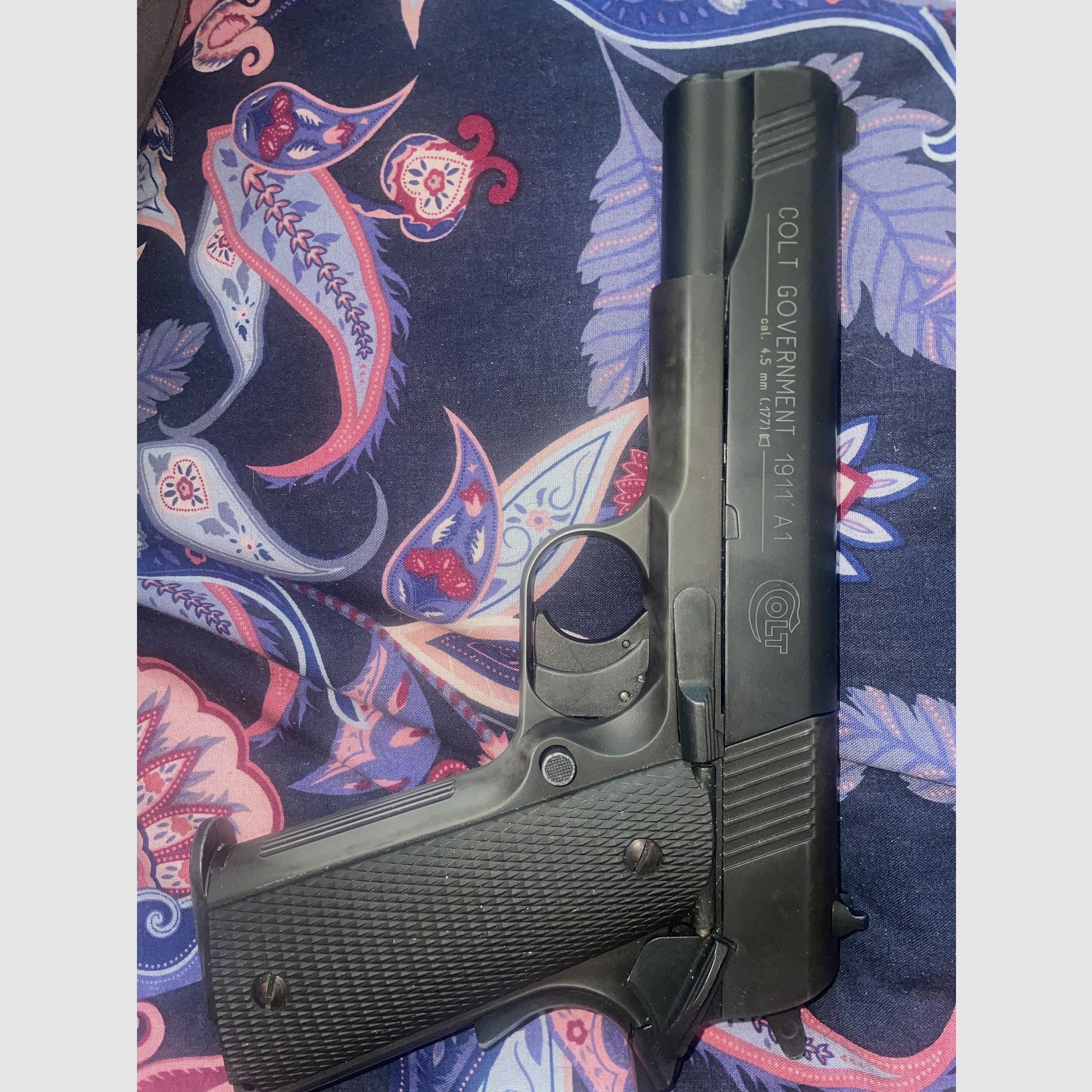 Colt Government 1911 A1 CO2 Pistolet pneumatyczny 4,5mm