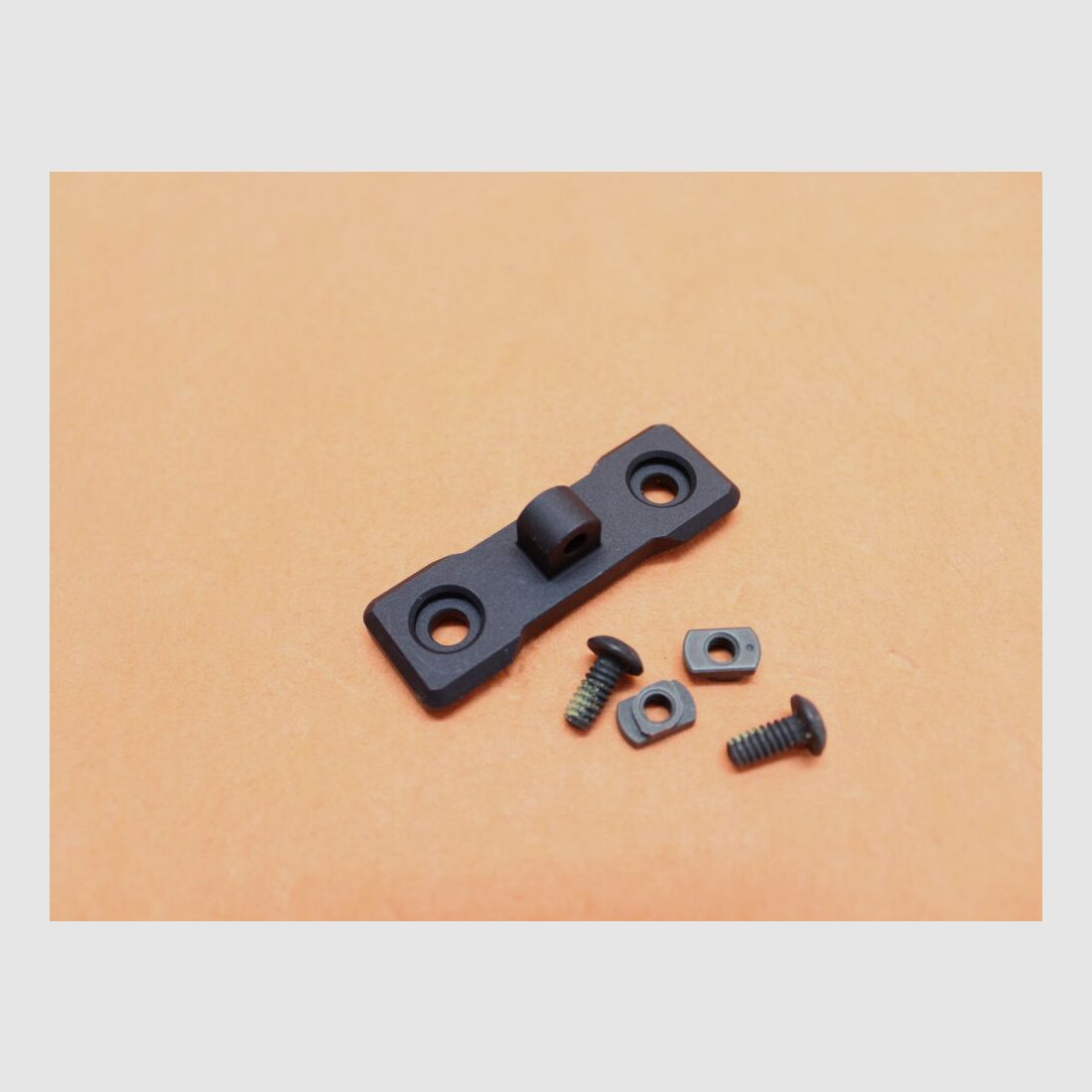 Magpul Magpul M-LOK Bipod Mount Zweibeinadapter Typ Harris (MAG609-BLK) Alu schwarz mit Riemenöse, Bild 1 von 5