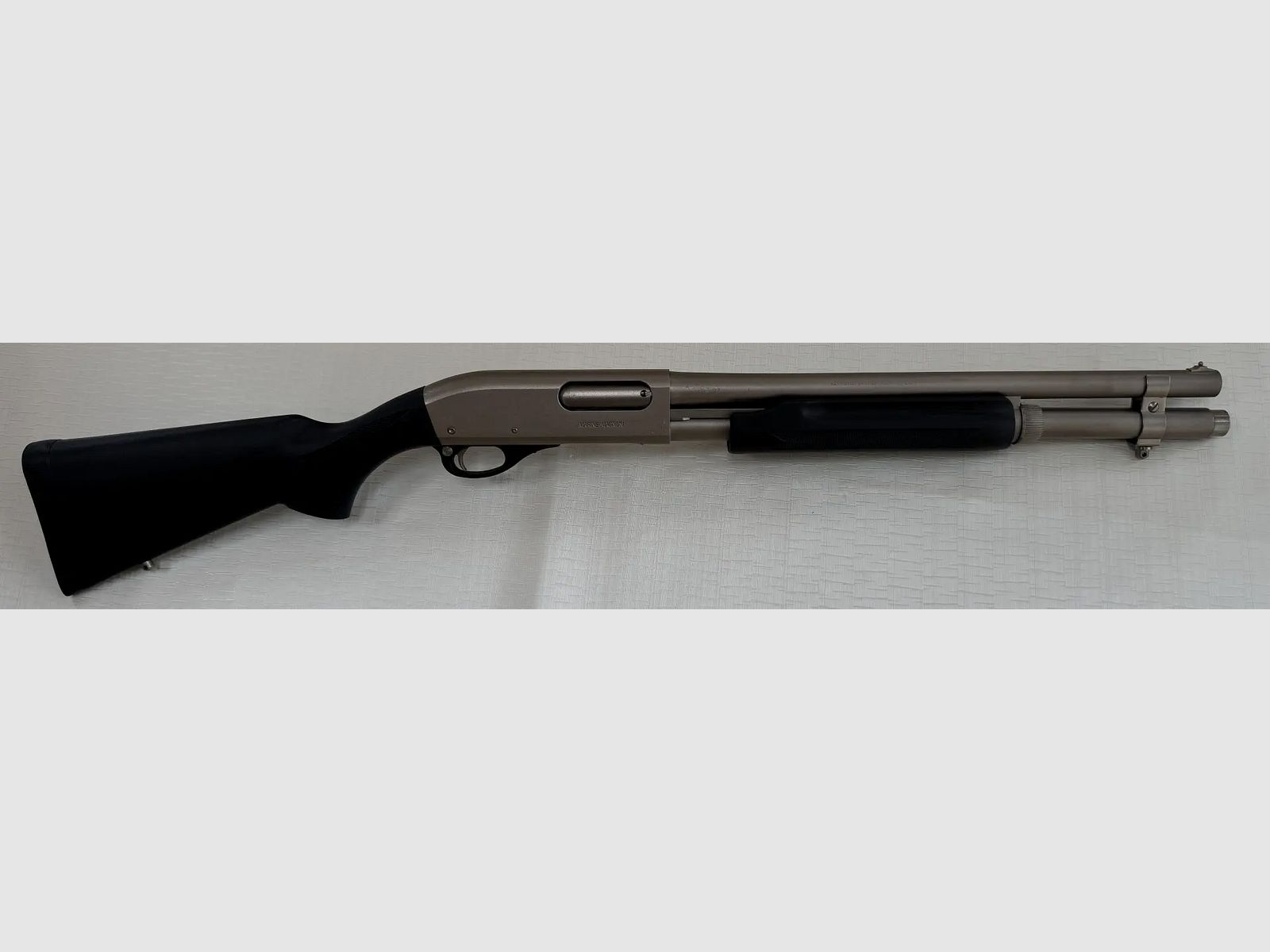 Remington 870 SP Marine Magnum – as new, lightly used pump-action shotgun in caliber 12/76