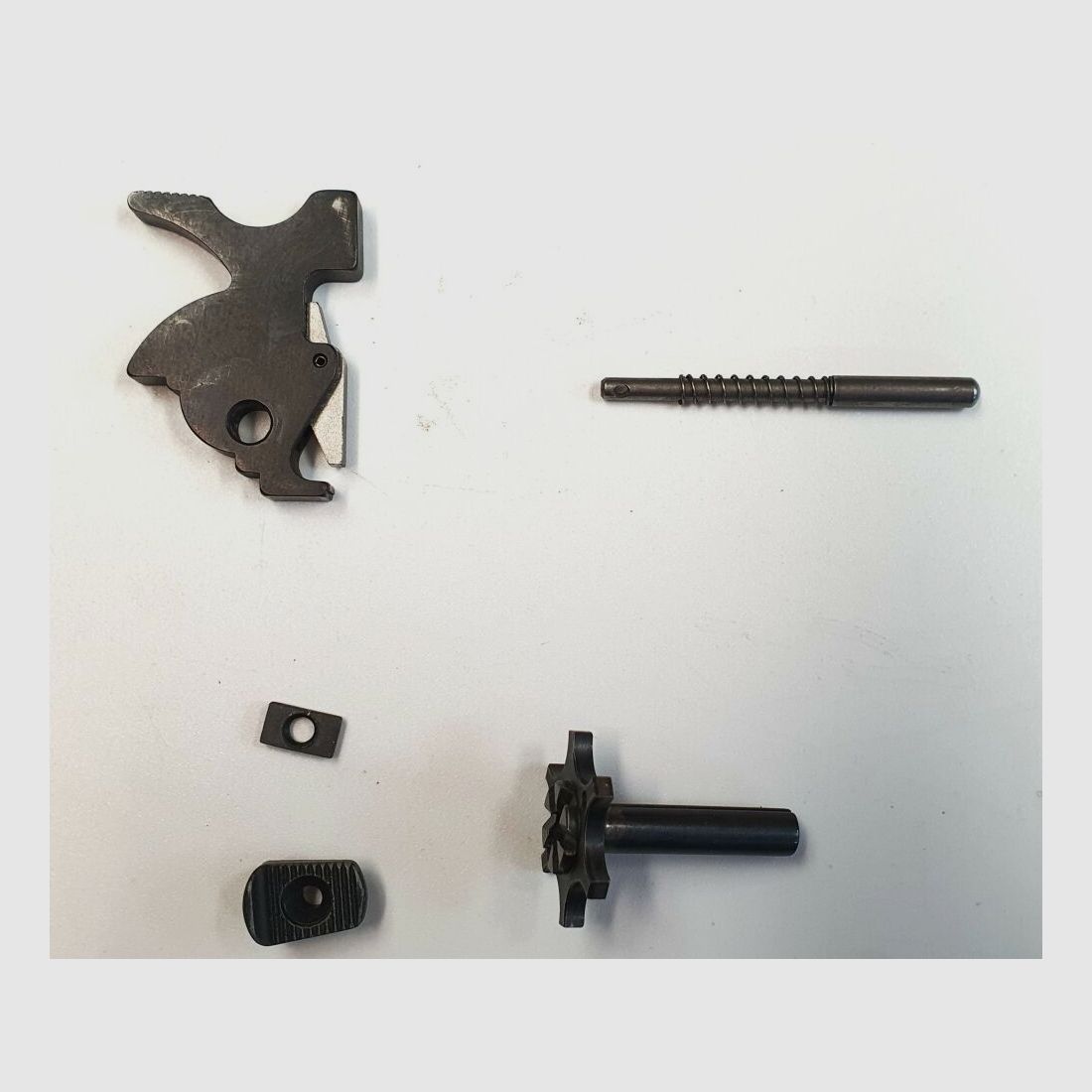 Weirauch Freier Teilesatz Weihrauch Arminius HW 38 Revolver .38 Special 35 Teile