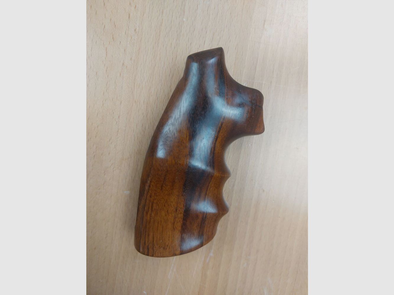 per Smith & Wesson, USA K + L frame Square Butt