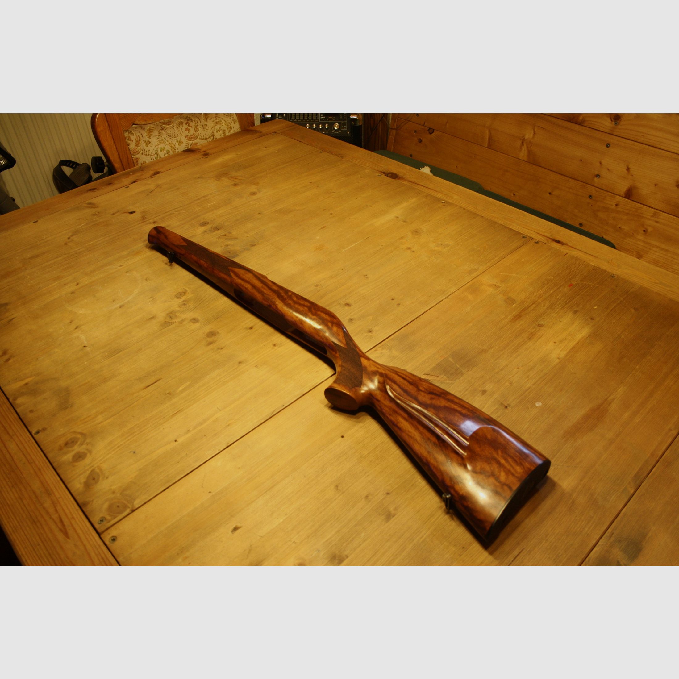 Repetierowa broń Zoli AZ1900 Taiga 8x57IS ręczny zamek z orzechowym uchwytem