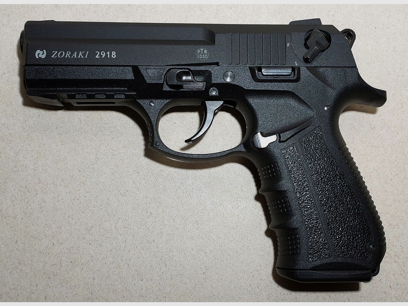 Set Zoraki 2918 PAK mit 2 Magazinen und Holster