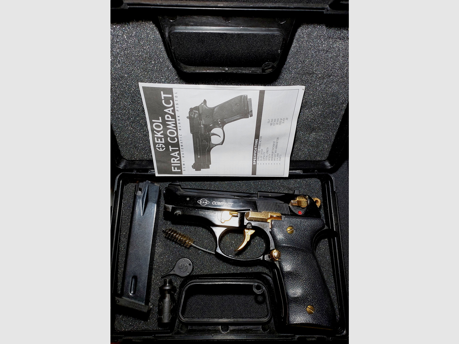 Pistola a gas Ekol Firat Compact in nero e oro, calibro 9mm P.A.K. (PTB 929)
