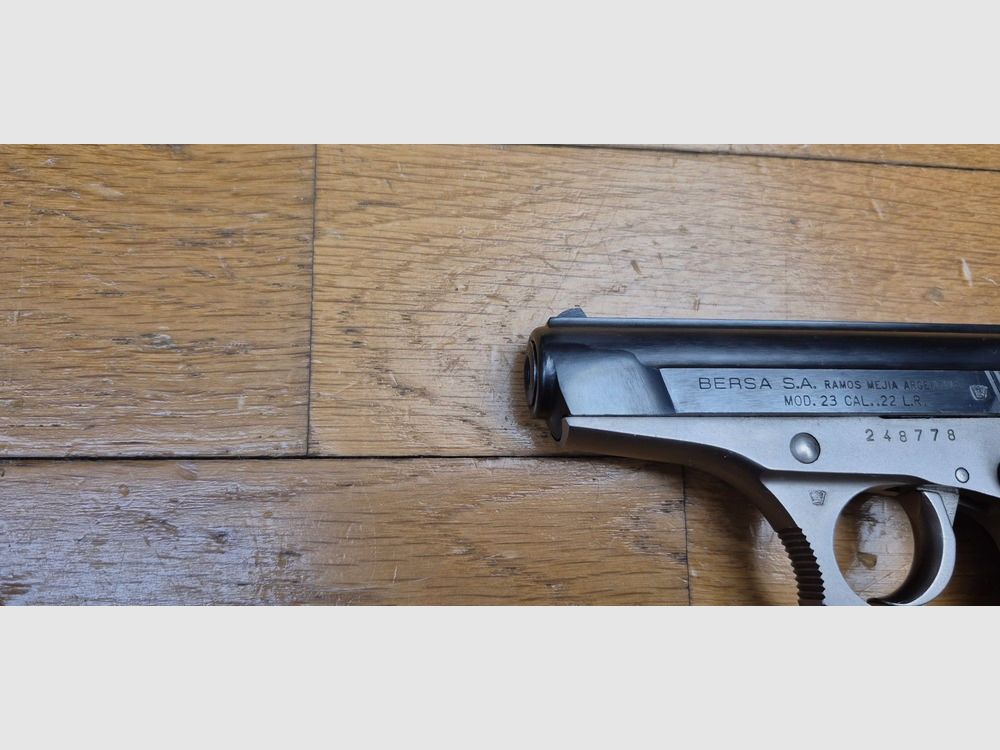Schöner argentinischer Pistol Bersa Modell 23 – Gaucho der Pampas und der heißen Nachtclubs von Cordoba – Die kleine argentinische im Kal. 22LR, die Amerikaner beeindruckt – 100% Stahl – Leicht und sehr präzise – Exzellente Ästhetik und Mechanik – Spiegel-Lauf – Sehr schöne Waffe in TBE++, Bild 18 von 18
