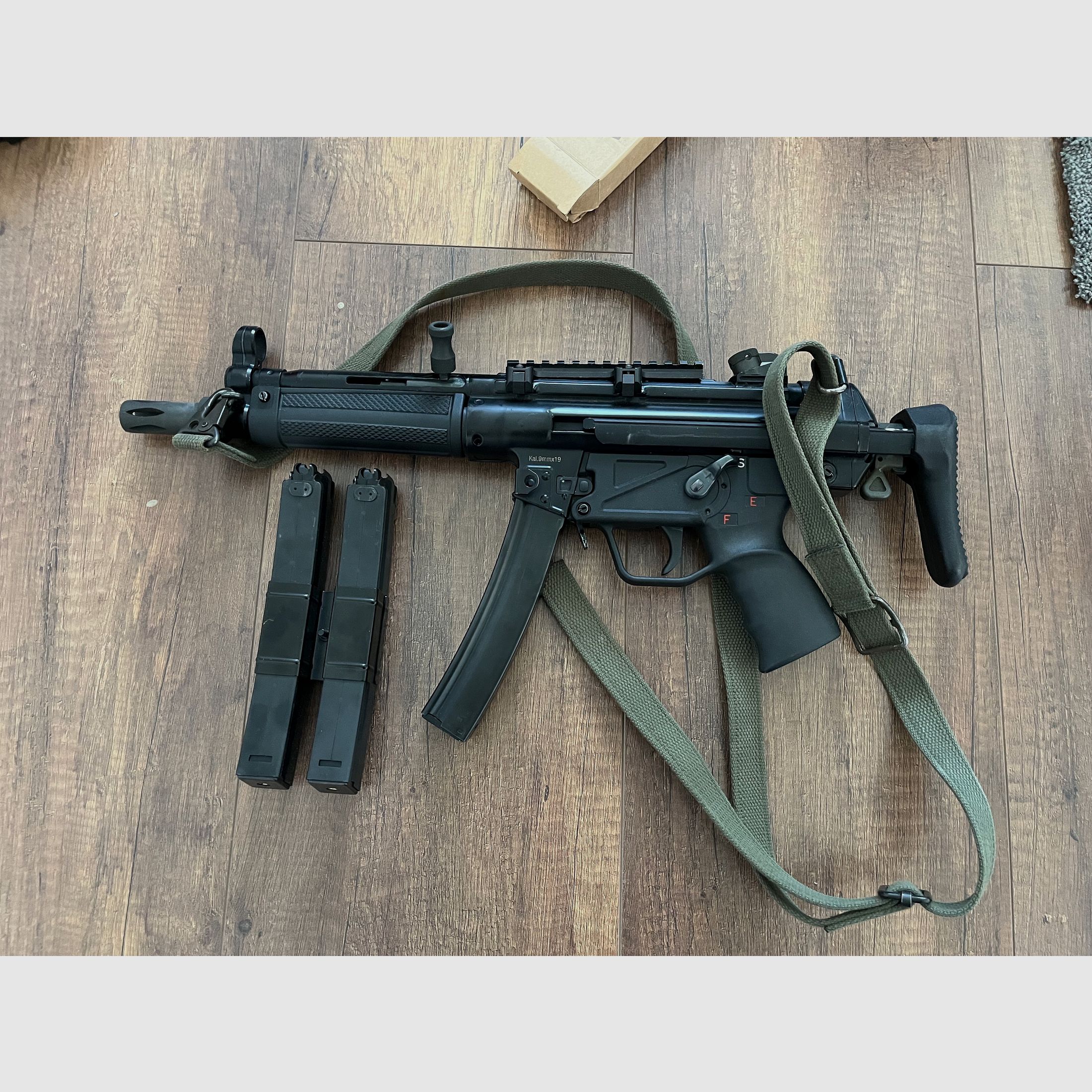 VFC MP5 GBB Airsoft + magazine and accessories