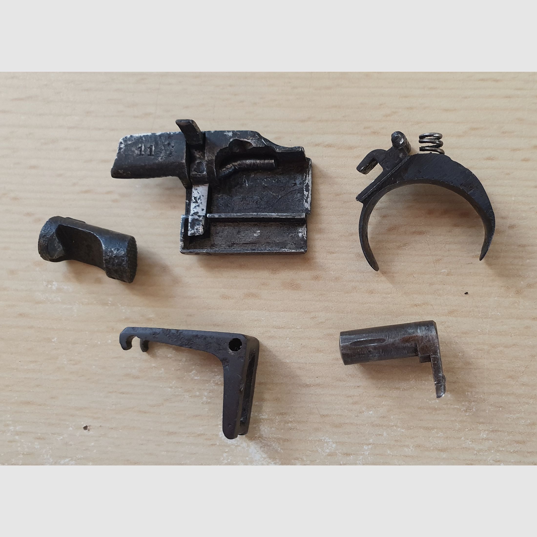  5 Ersatsteile für 08 Pistole gebraucht, Bild 1 von 2