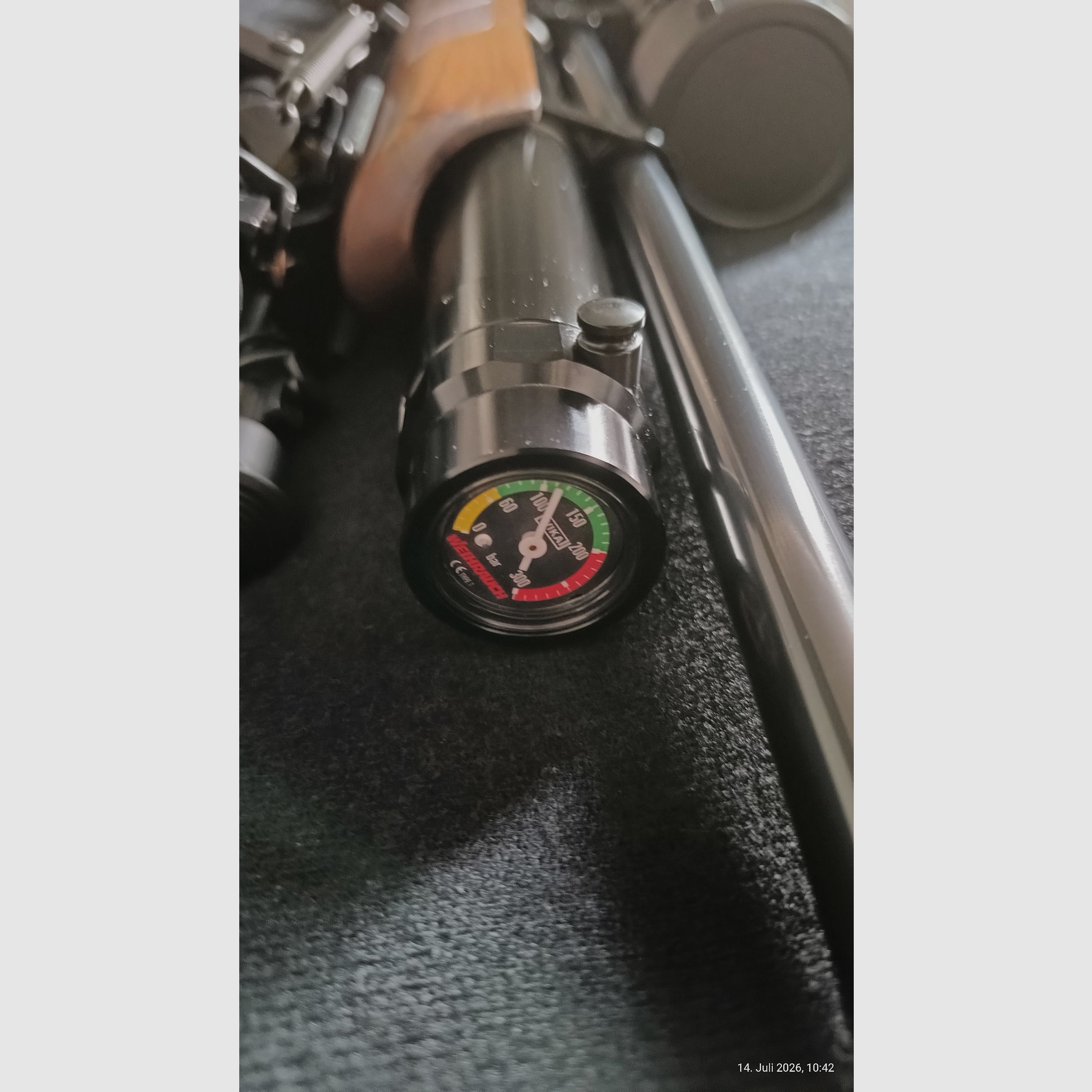 Weihrauch HW100 Hawke Sidewinder 8-32x56