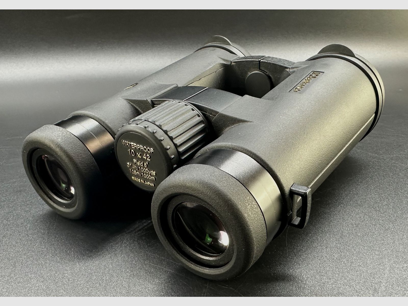 BWare DDoptics 440100103 binoculars HDS 10x42 with case and carrying strap BWare