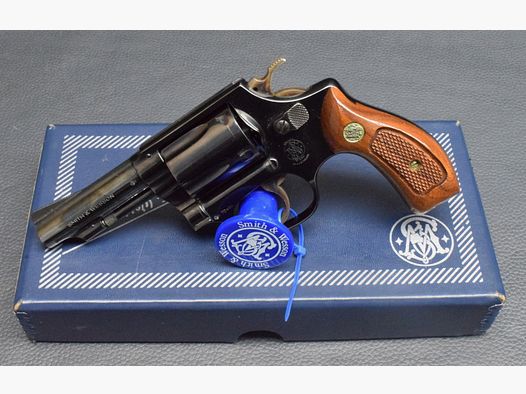 Smith & Wesson Modell 36, 3", Kaliber 38 Special, neuwertig