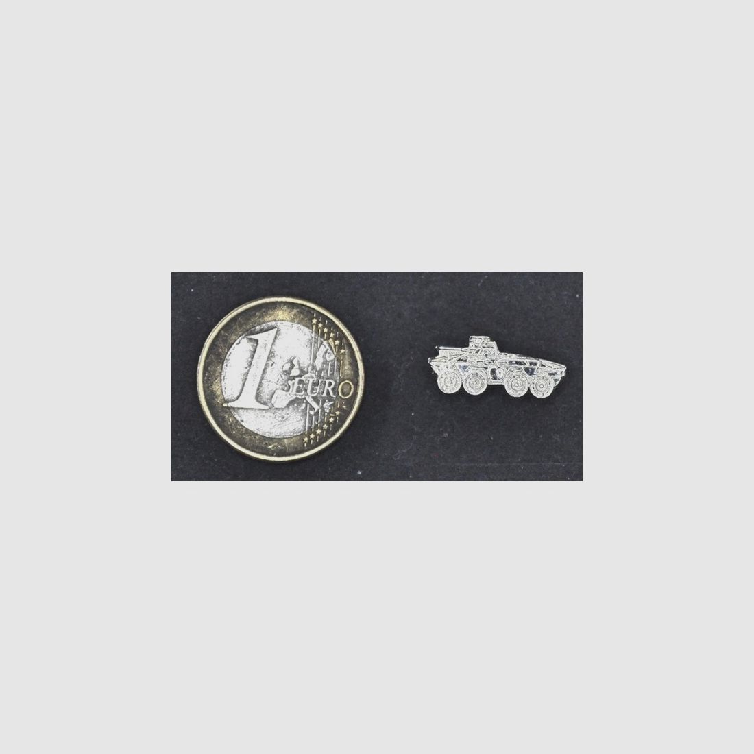 Mini-Abzeichen Bundeswehr Panzerspähwagen LUCHS als Anstecker / Pin