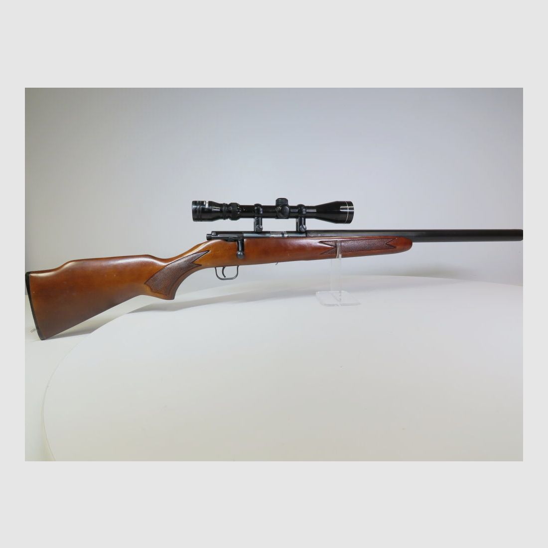 Lakefield repeater rifle / sound absorber