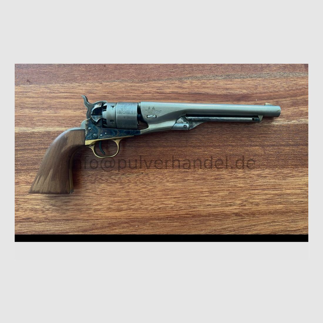 Colt New Army 1860 en set de 2 avec accessoires ou solo .44 (poudre noire)