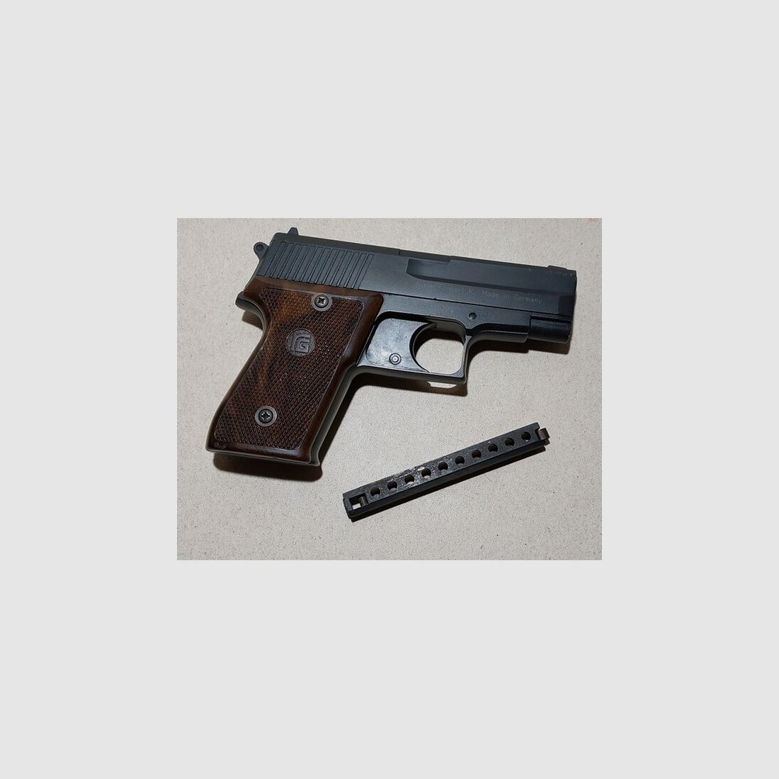 Röhm RG 300 Schreckschuss Pistole Kal. 6 mm