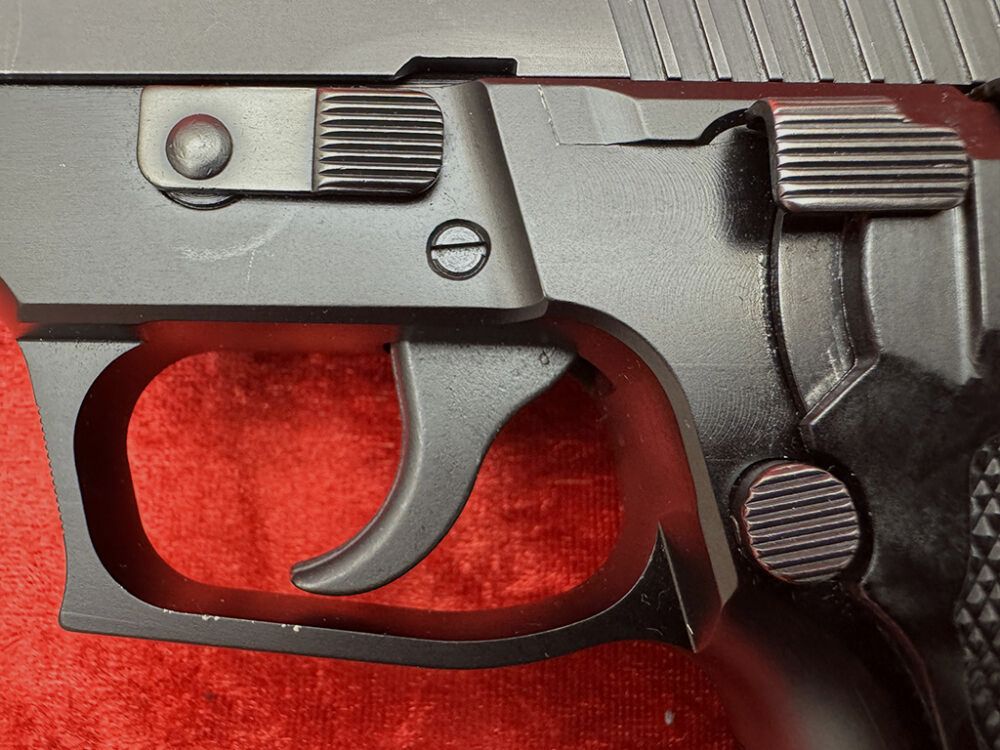 SIG Sauer P226, afbeelding 5 van 8