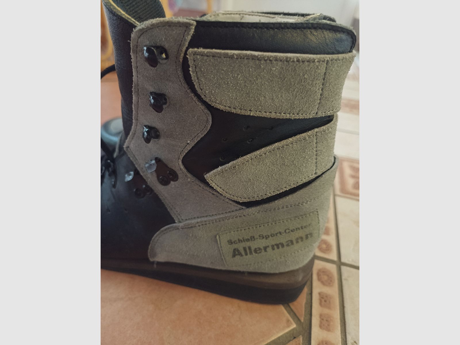 Shooting shoes size 45