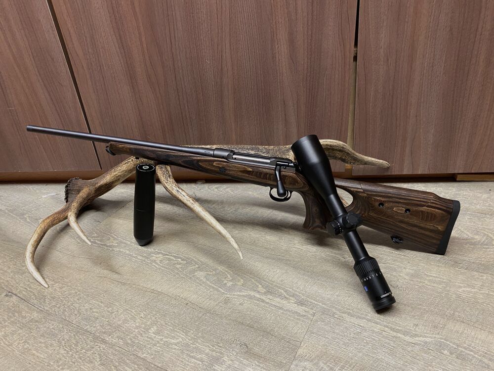 Sauer 101 GTI, links, mit Zeiss Conquest V4 3-12x56