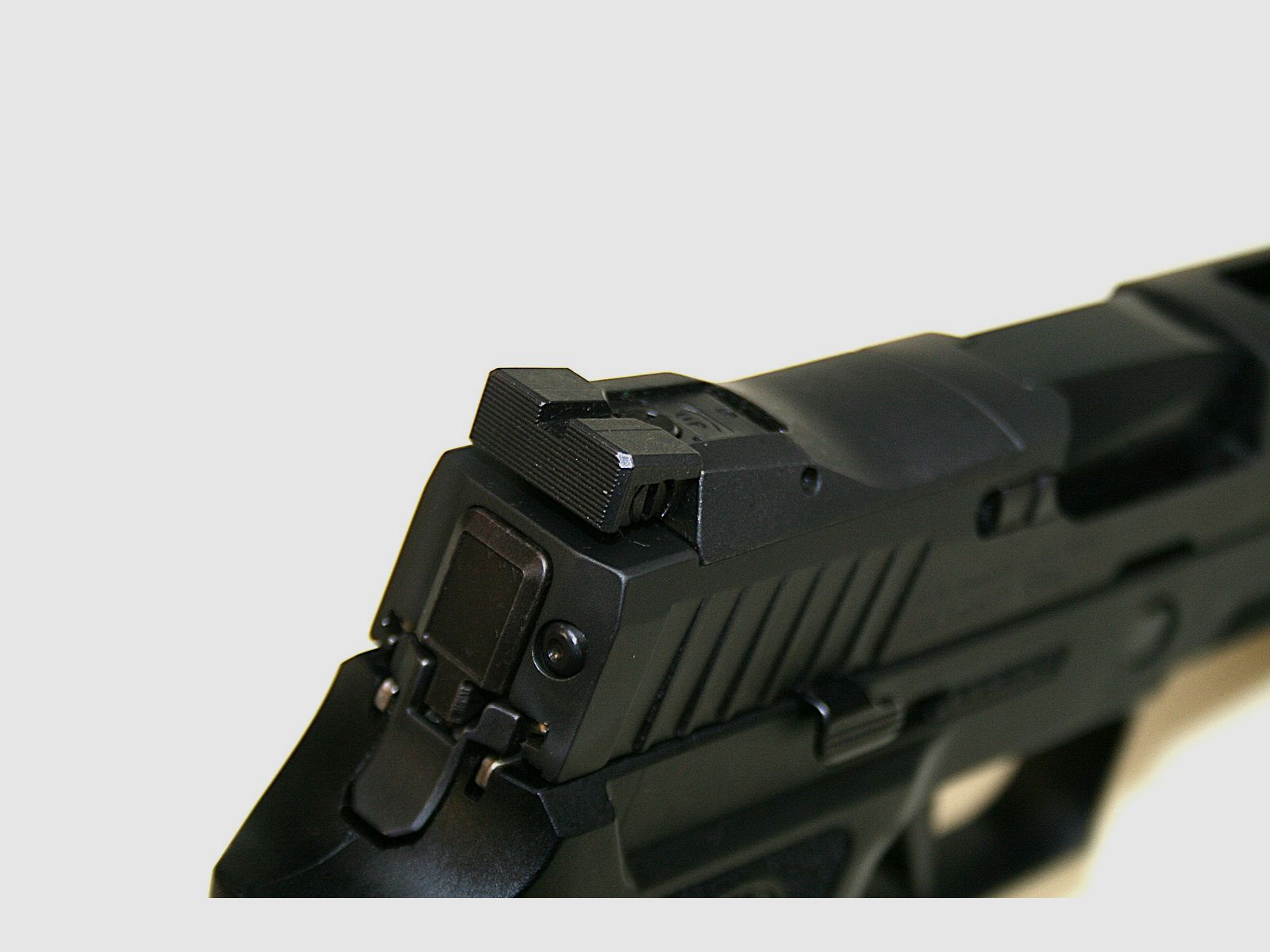 Pistola SIG SAUER P320 X-Five – 9x19mm (usato), immagine 11 di 12