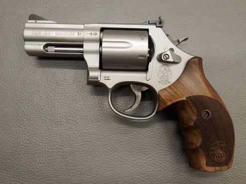 Smith & Wesson 686 Security Special 3" Kaliber .357 Magnum Revolver 
                Smith & Wesson Modell 686 Security Special Revolver