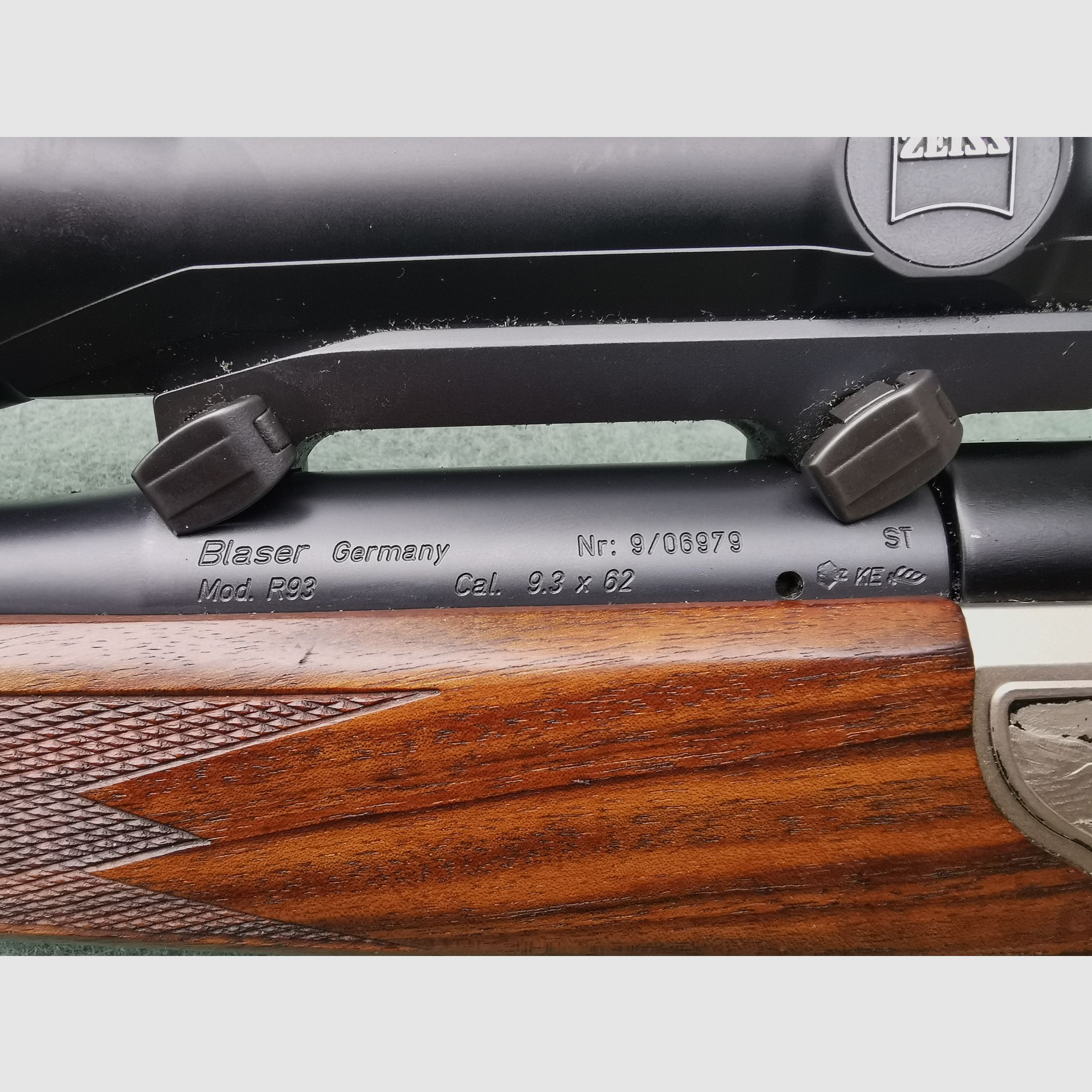 Repetierbüchse Blaser R93 mit Zeiss Diavari