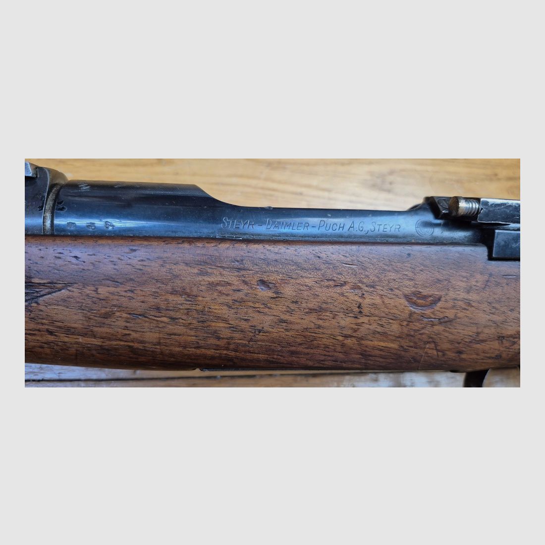 Schöne Steyr Mannlicher Schönauer Büchse — Modell « GK » — Kal. 7×64 — Waffe geprüft 1964 — Deutscher Abzug — Schöne Hölzer — Exzellente Mechanik — Schöner Lauf — Montagebasis aus Stahl — Sehr guter Allgemeinzustand — BE+/TBE, Bild 40 von 43