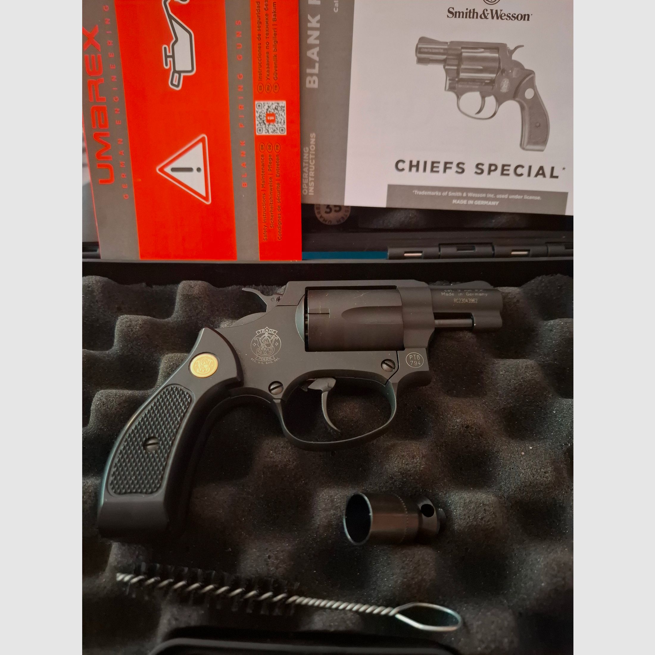 Smith & Wesson Chiefs Special 9mm RK. "NEW