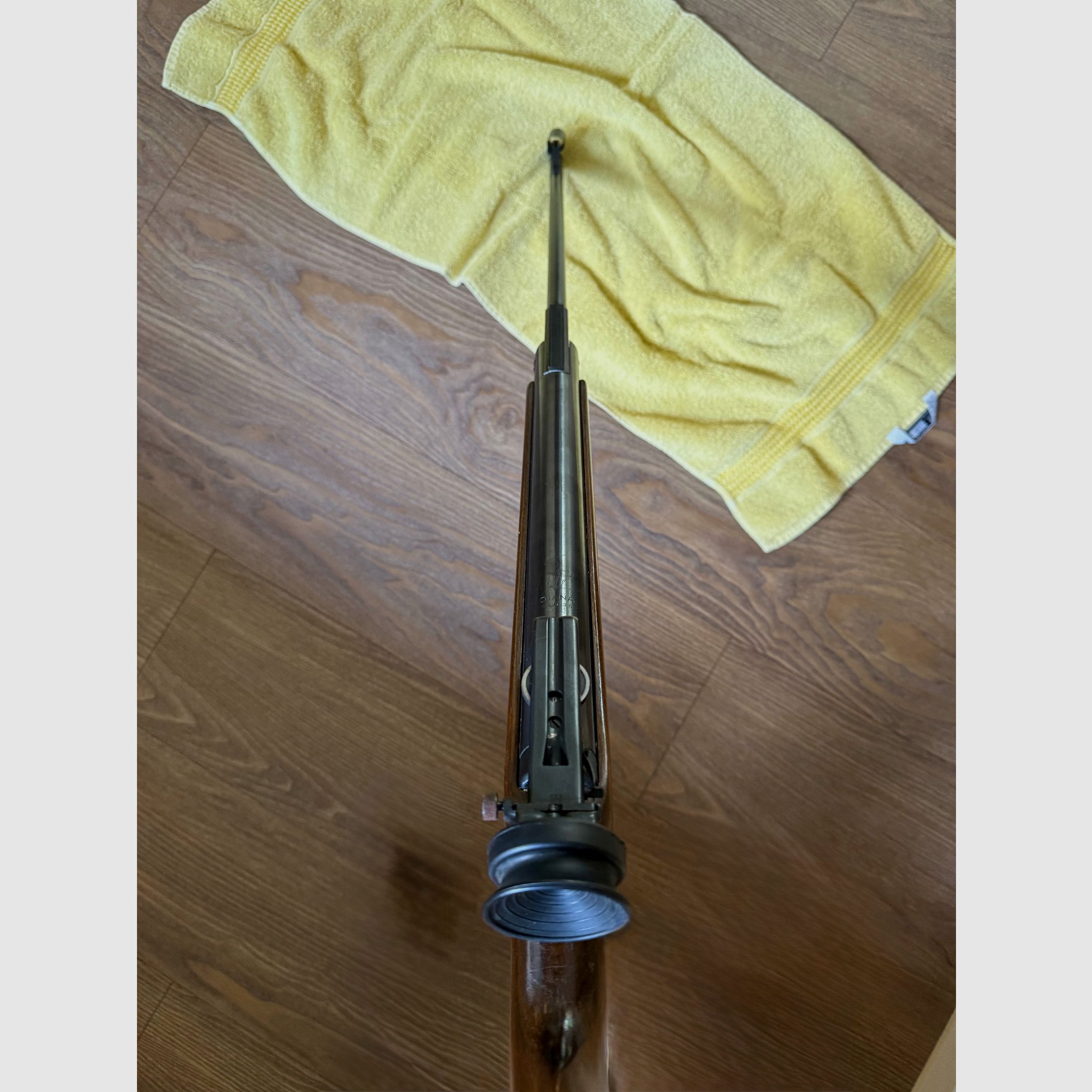 Karabinek pneumatyczny Modell Diana 354 z diopterem