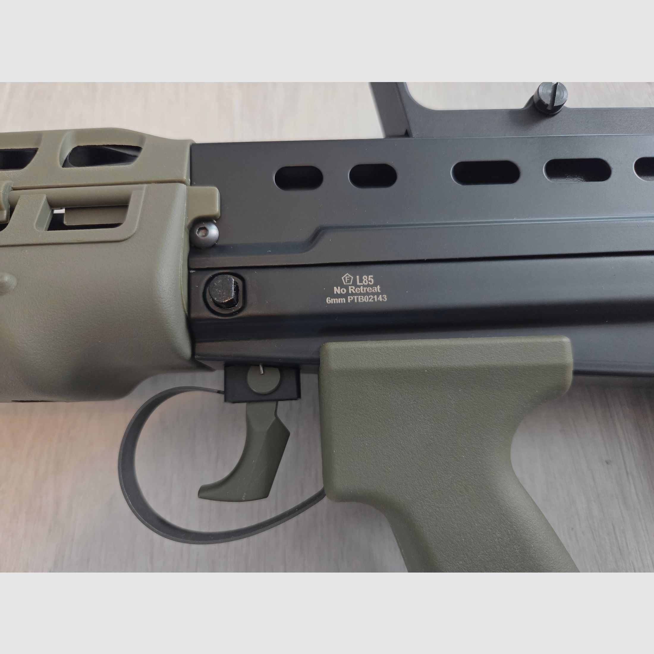 Wei Etech L85 A2 Vollmetall GBB Airsoft Gewehr Top Zustand