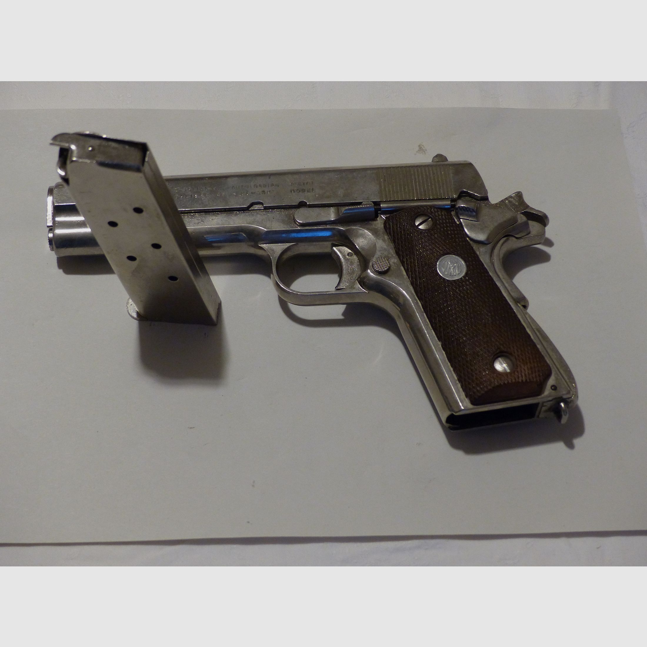 Colt Government Pistole M-1911A1-67 Cal. .45 ACP RMI Japan Vollmetall Deko 70er