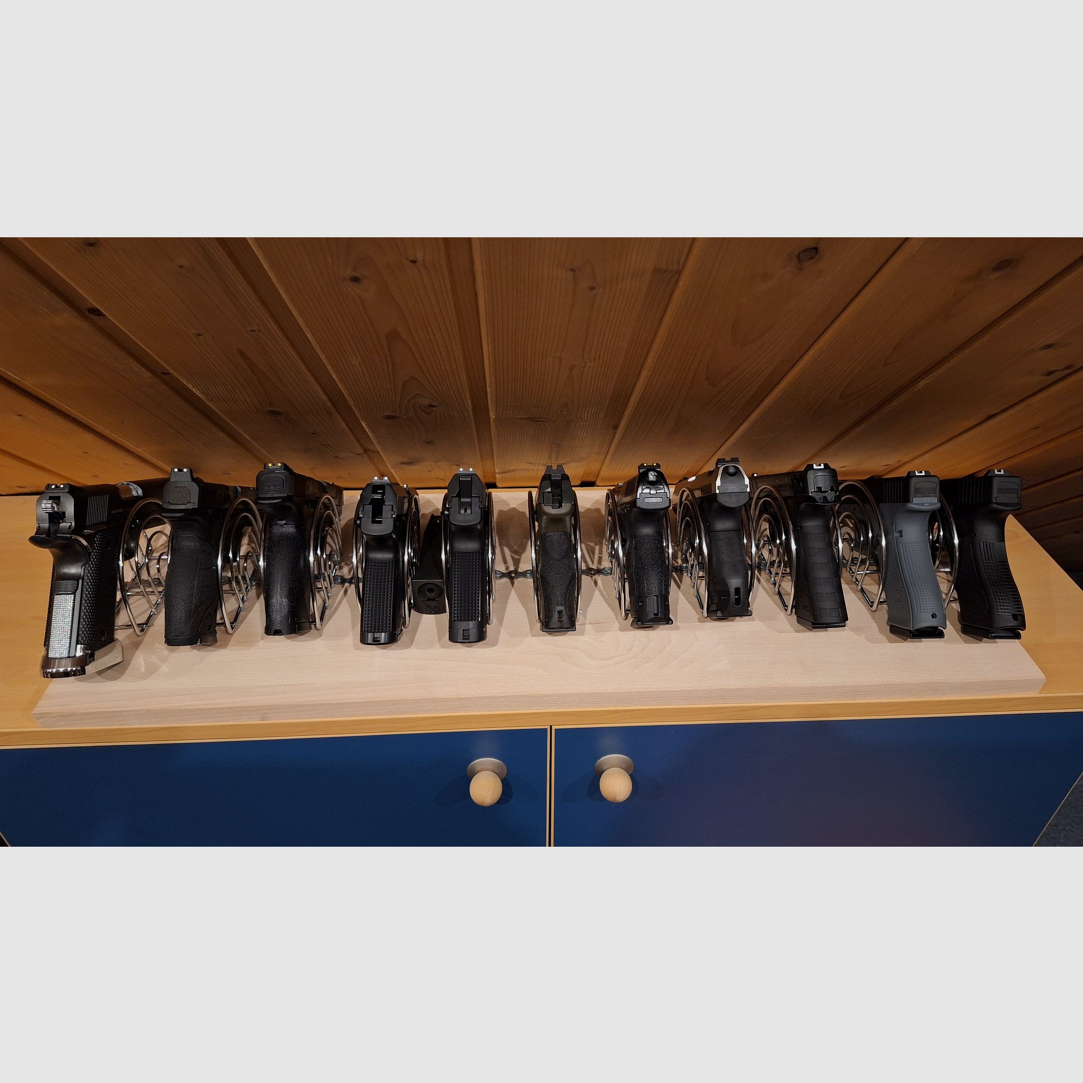 Pistolen Rack/Halter/Ständer/Regal für bis zu 11 Pistolen