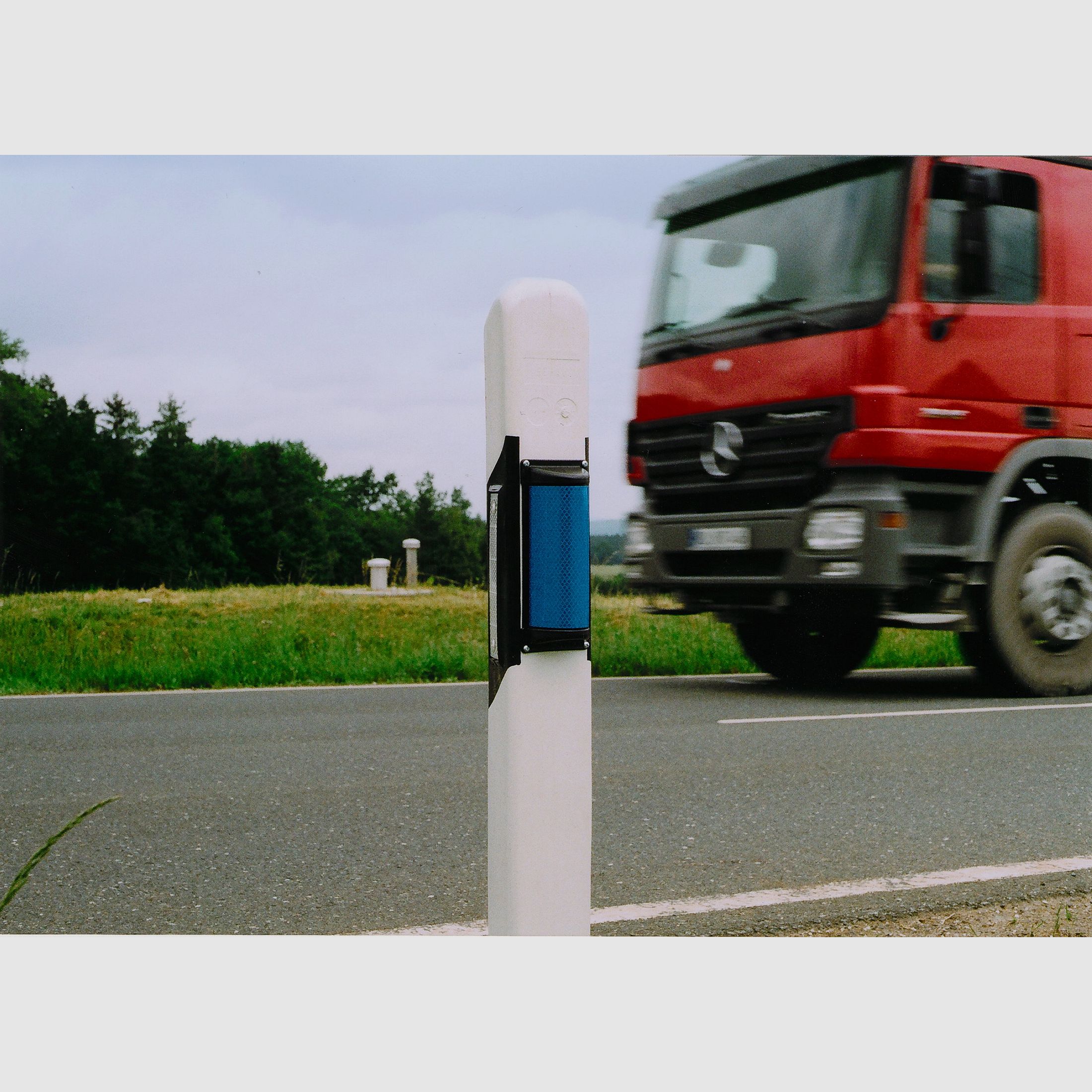 Reflector en media luna azul