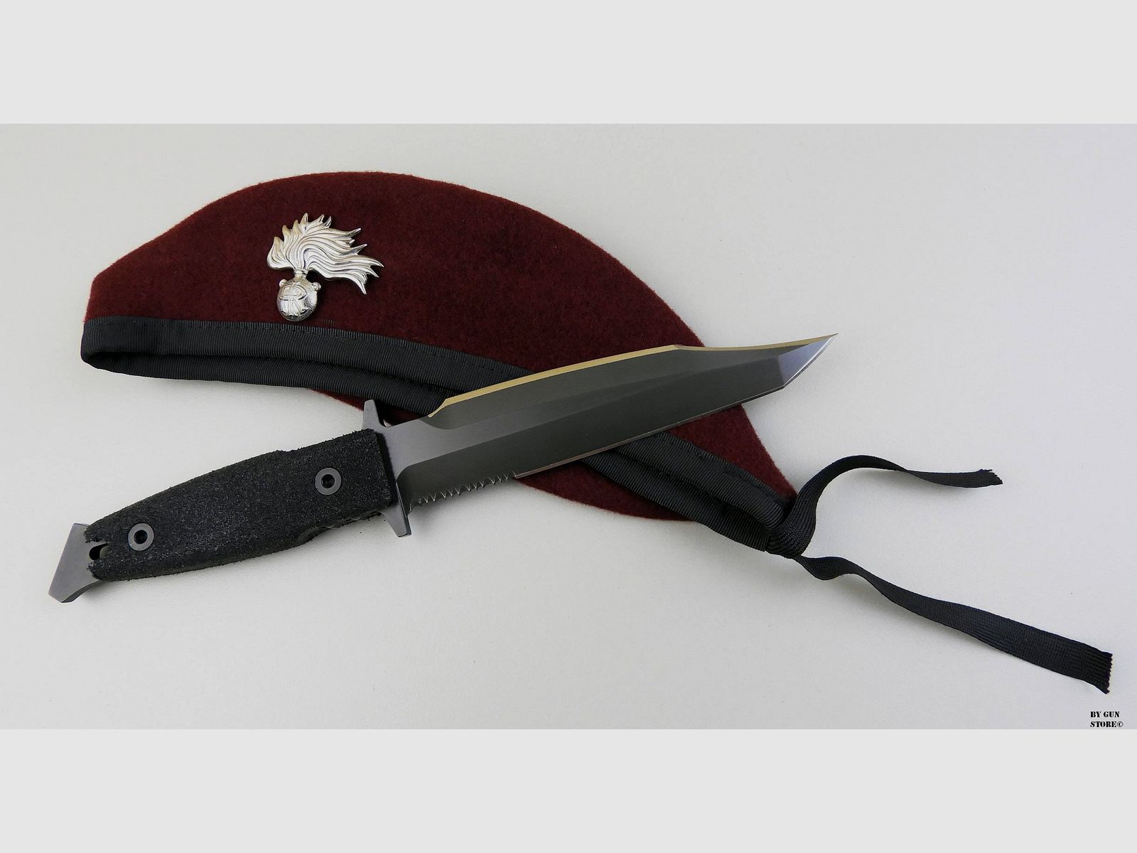 Pugnal 1. Regiment Carabinieri Paracadutisti „Tuscania“ – Extrema Ratio, Bild 2 von 9