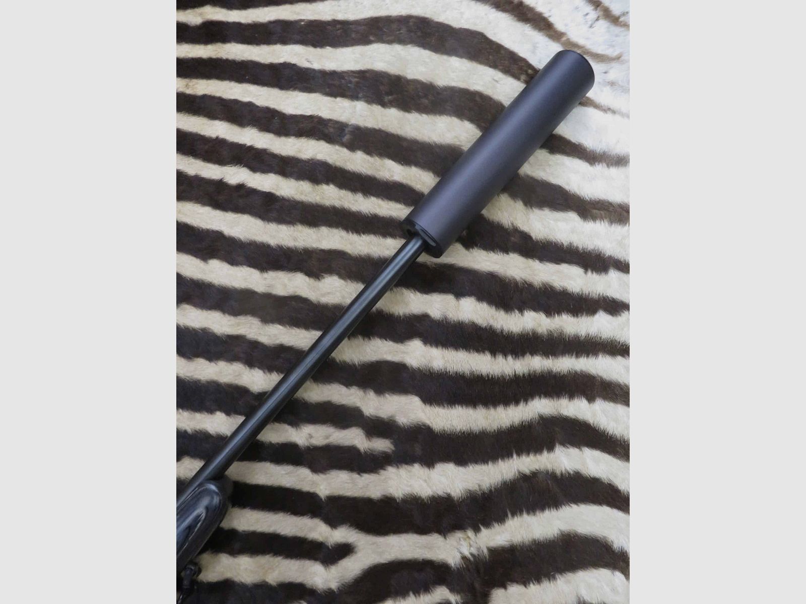 CZ 527 Varmint Büchse Kal.222Rem Lauf mi-lourd 65 cm – Schalldämpfer – Zielfernrohr – Waffenkoffer, Bild 2 von 14