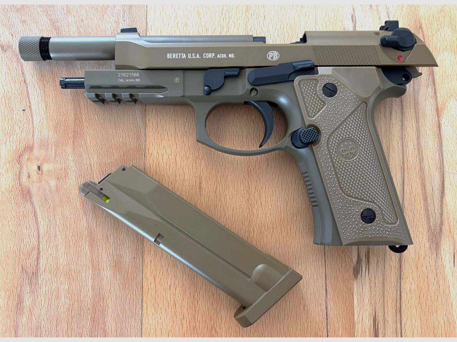 Beretta 6 mm BB Co2 in tarn Full Blowback