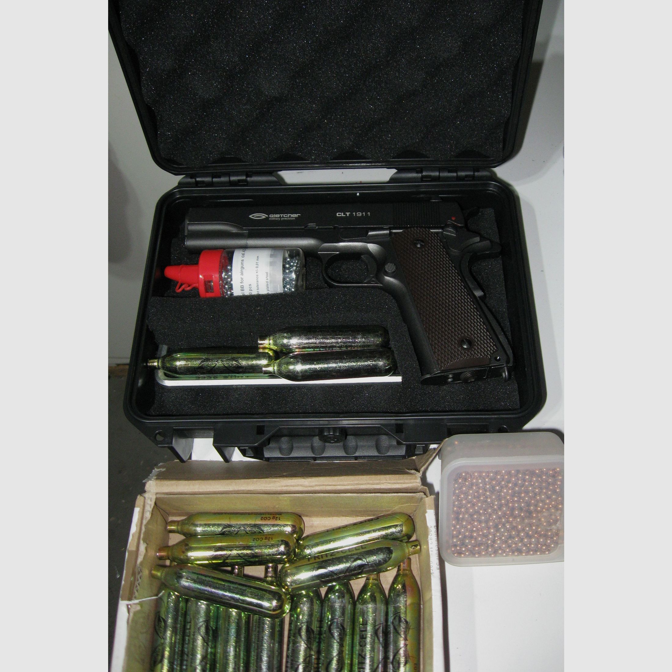 Legendäre CLT 1911 (Übungspistole, da Gewicht wie Original)