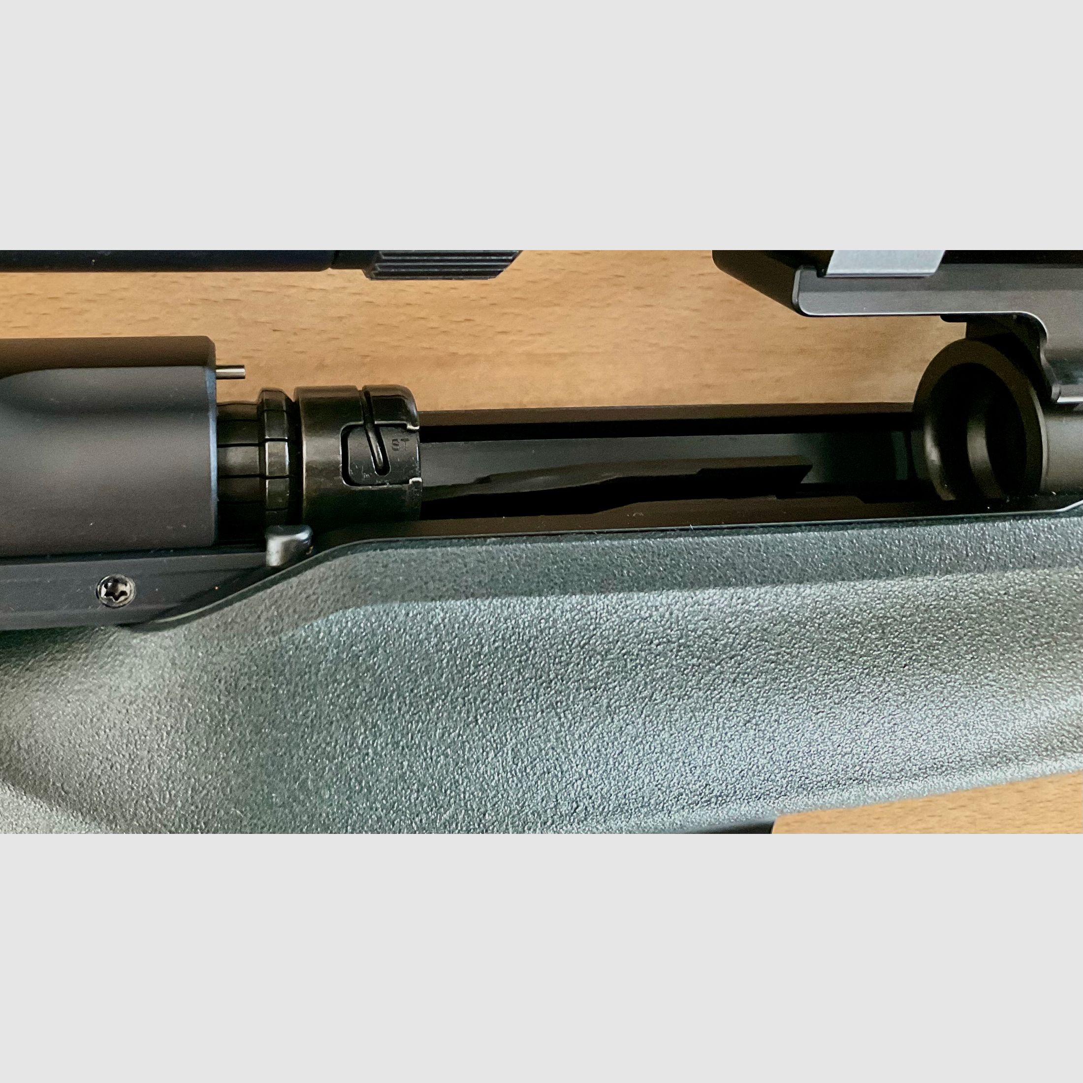 Blaser R8 Professional  Success (Kal. 8x57 IS) + Meopta R2 2-12x50 + Sattelmontage + Mauser Schalldämpfer