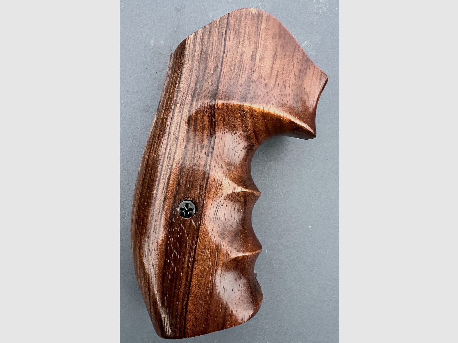 Smith & Wesson K/L Frame Round Butt poignée en bois noyer avec rainure pour les doigts – neuf – excellente ergonomie