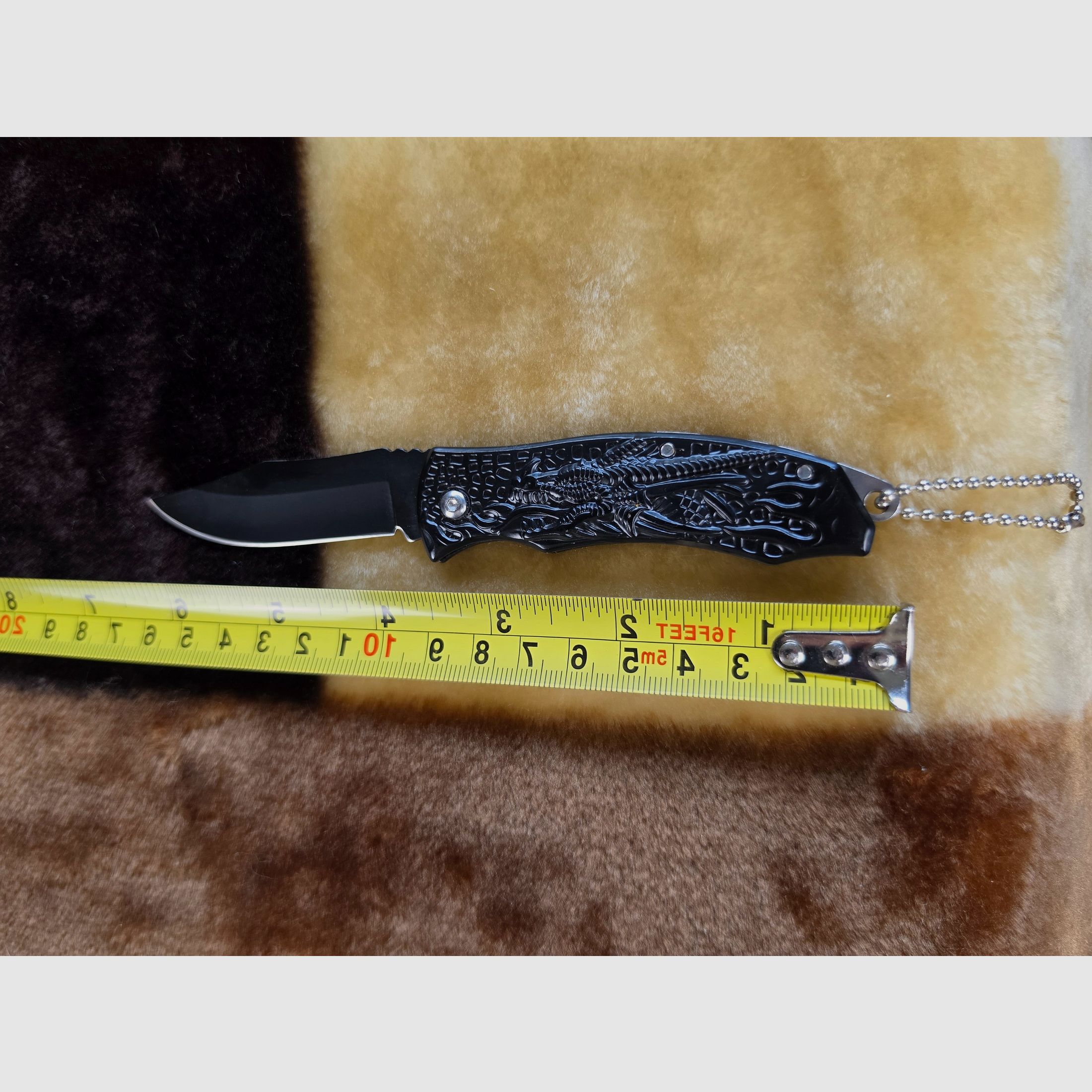 Kompaktes Mini-Klappmesser (Schwarz) mit Drachen-Motiv & Kugelkette, Bild 4 von 5