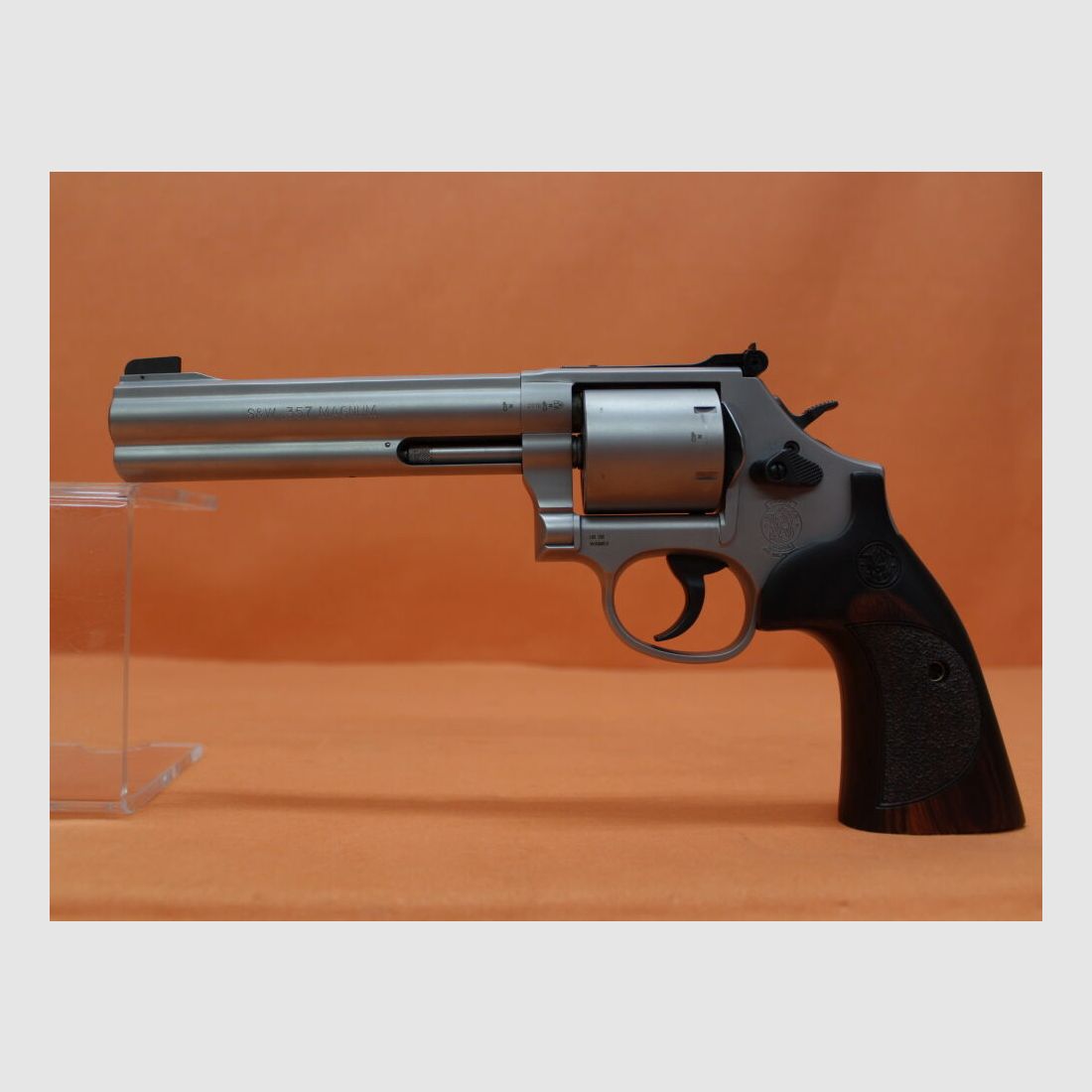 Smith & Wesson/S&W Revolver .357Magnum Smith&Wesson/ S&W686-6 International Stainless matt, 6" Lauf/ Mikrometervisier