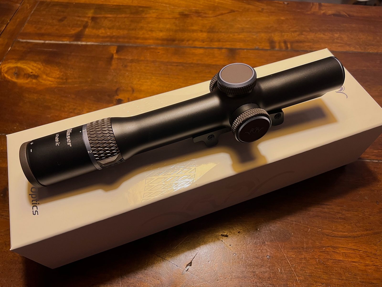 Blaser Infinity B1 1-7x28 iC met Zeiss-rail