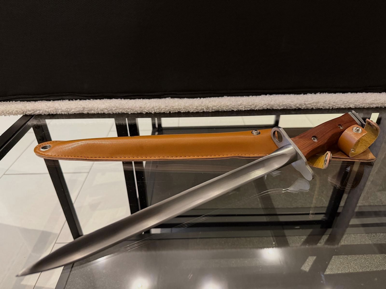 Bayonet dagger knife