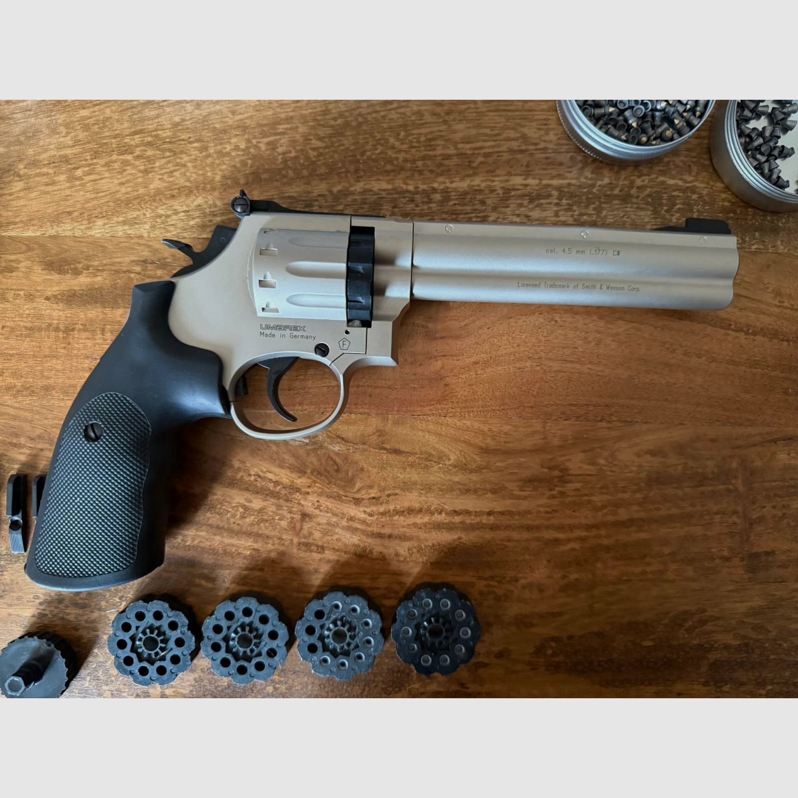 Revolver Co2 UMAREX Smith & Wesson 686 - 6 pollici Nickel 4,5 mm Diabolo